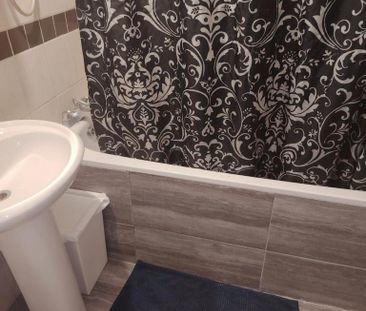 1 bedroom in a house share to rent - Photo 6