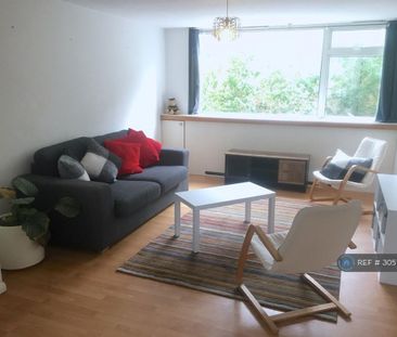 2 bedroom flat to rent - Photo 2