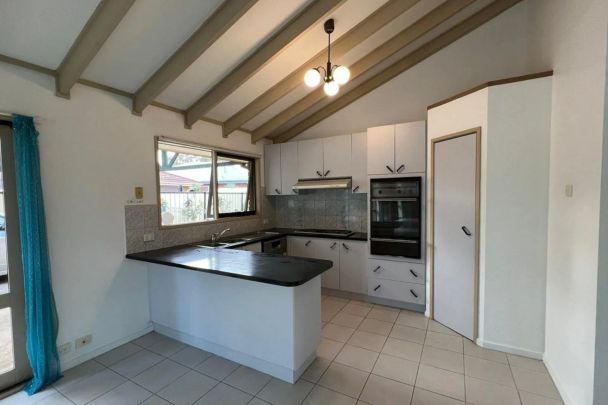 Charming Family Home in a Tranquil Court - Photo 1