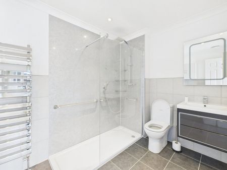 Oakfield Close, Amersham, Buckinghamshire,HP6 - Photo 2