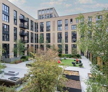 Greenford Quays, Greenford, UB6 - Photo 1