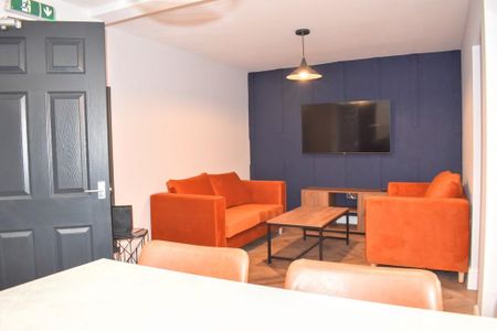 5 bedroom semi-detached house to rent - Photo 2