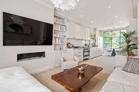 A truly stunning three bedroom house on a popular Barnsbury Road. - Photo 3