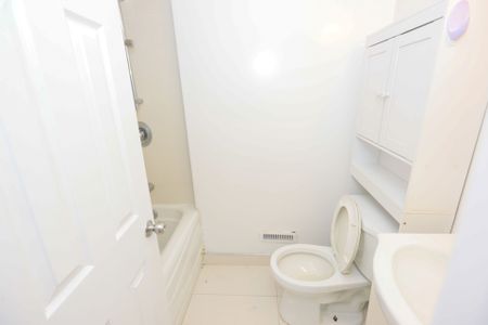 For Lease - 246 Hodgson Drive, Newmarket, Ontario - Photo 2