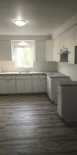 4 1/2 rénové a louer à Longueuil - Photo 1