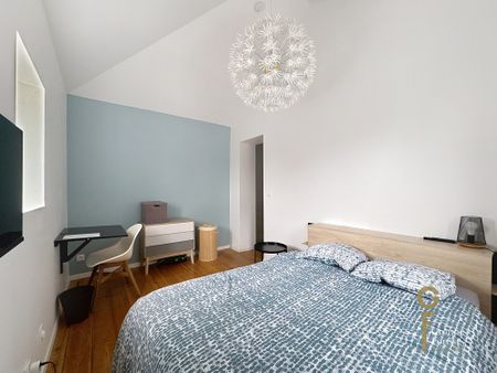 Location Appartement 4 pièces 98m² CROIX 59170 - Photo 2