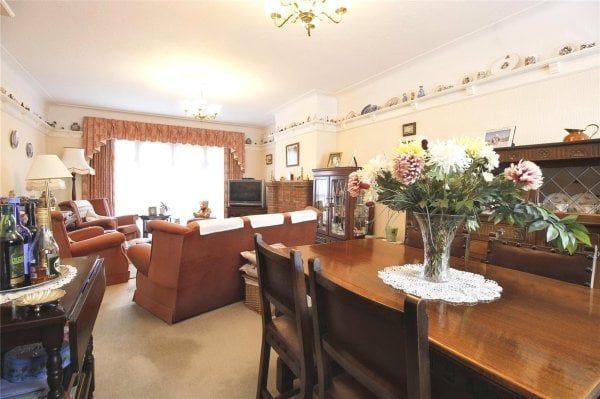 Ashurst Avenue, Southend on Sea - Photo 1