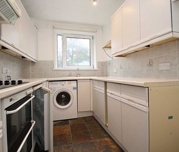 2 bed Flat for rent - Photo 5