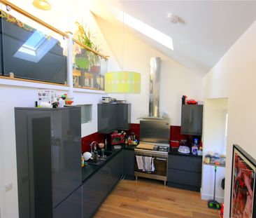 Elmcroft Crescent, - Photo 6