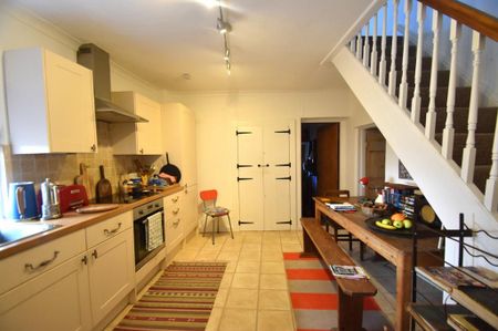 2 bedroom semi-detached house to rent - Photo 3