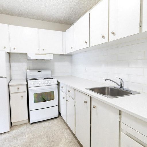 Matt Manor Apartments - Photo 1