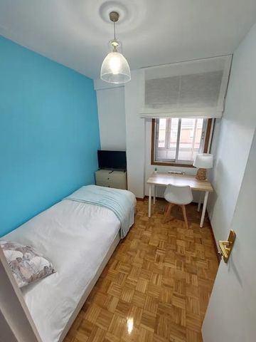 Calle de Añastro, Madrid, Community of Madrid 28033 - Photo 2