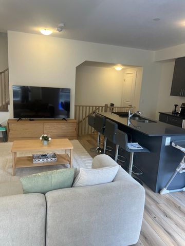 For Lease - 1695 DERSAN Street Unit# 907, Pickering, Ontario - Photo 2