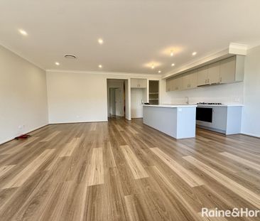 Upgraded brand new 5 Bedroom house for rent - Photo 1