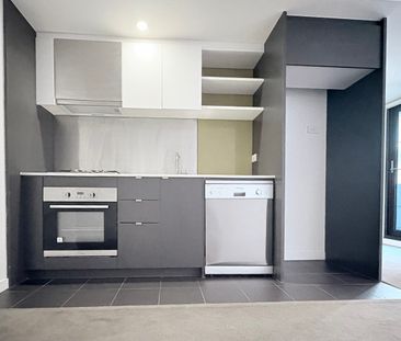 Modern Apartment in Prime Footscray Location - Photo 1