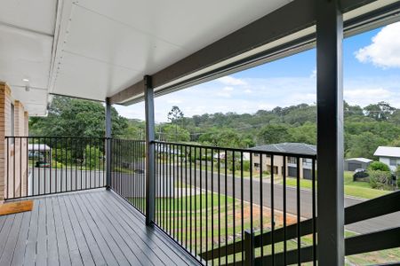Comfortable 3 Bedroom Home in a Peaceful Location - Photo 5