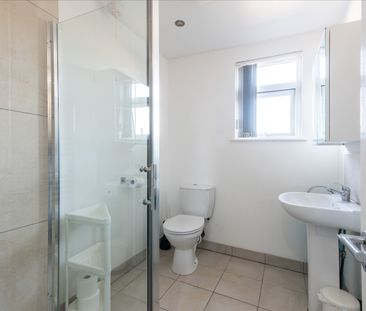 6 Bedroom Student Home! 162pppw 52 Weeks. All Bills included. No fe... - Photo 2