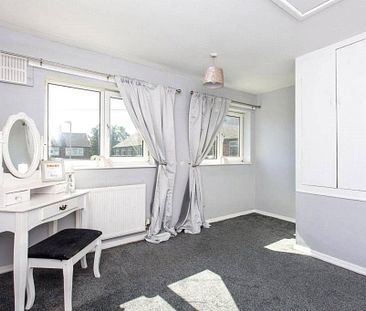 2 bedroom end of terrace house to rent - Photo 4