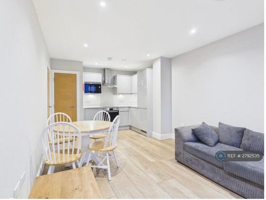 1 bedroom flat to rent - Photo 1