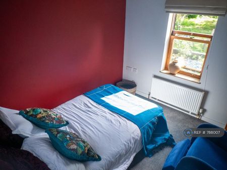 1 bedroom in a house share to rent - Photo 4