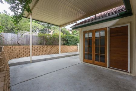 32 Kanumbra Street, Coorparoo. - Photo 3