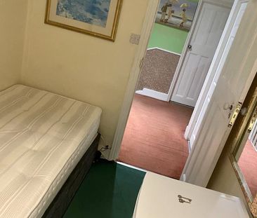 Lovely room just 13 minutes from London Bridge! - Photo 3