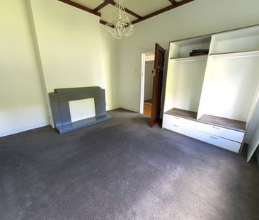 Modernized Homely Three Bedroom Home - Photo 6