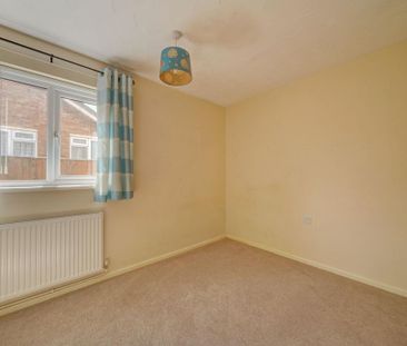 3 bedroom semi-detached bungalow to rent - Photo 4