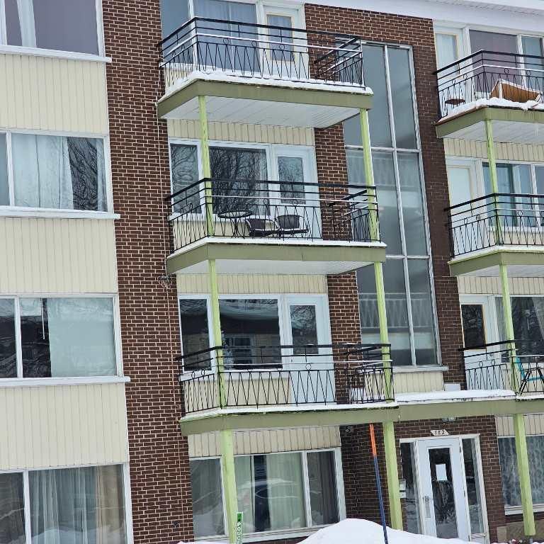 5 ½ LIBRE LE 1ER JUILLET 2026 - Photo 1