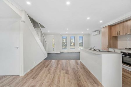 957 Morris Road, Truganina VIC, Belconnen - Photo 3