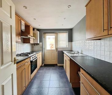 2 bedroom maisonette to rent - Photo 2