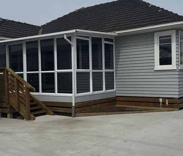 Newly Renovated Back Section Home - Photo 3