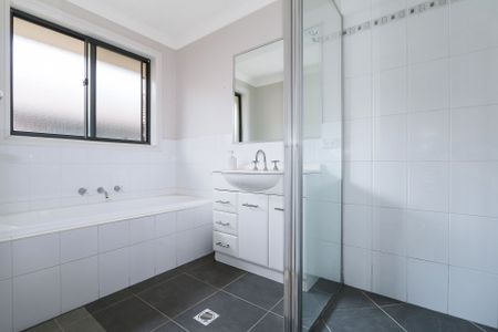 Space, Comfort & Ease - Photo 5