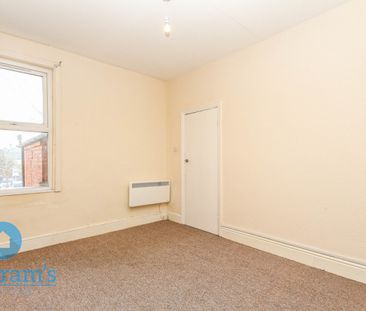 2 bed Flat for Rent - Photo 4