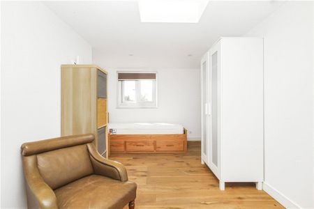 Wavertree Road, London, SW2 3SS - Photo 3