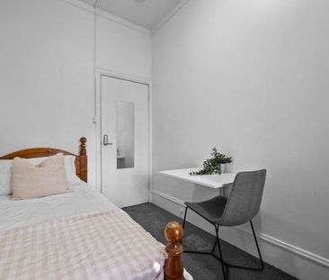 Redfern - Photo 6