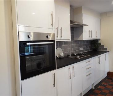 5 bedroom terraced house to rent - Photo 2