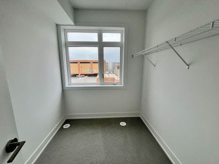 For Lease - 1062 Douglas Mccurdy Common Unit# 233, Mississauga, Ontario - Photo 3