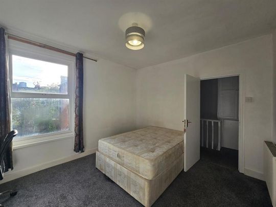 4 bedroom terraced house to rent - Photo 1