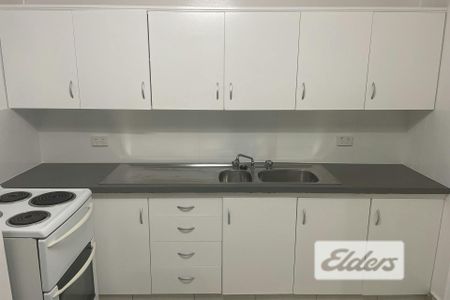 Open Plan Living - Photo 3