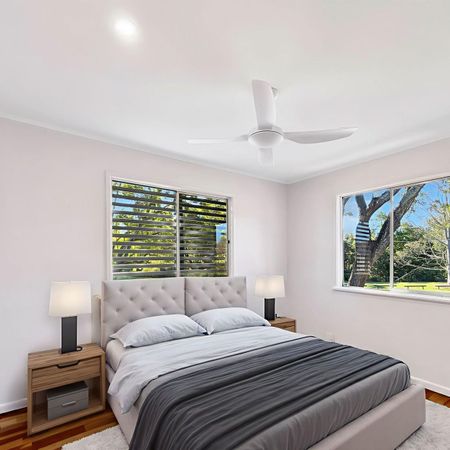 Spacious - Renovated High-Set Home - Airconditioning & Fans - Photo 2