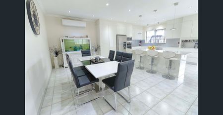 Modern Elegance and Spacious - Photo 3