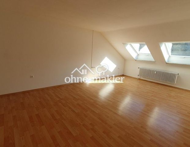 Helle Dachgeschosswohnung in Stuttgart-Hofen ab sofort frei, teilmöbliert - Foto 1