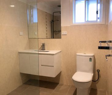 IDEALLY LOCATED HOME - 6 MONTHS LEASE - Photo 6