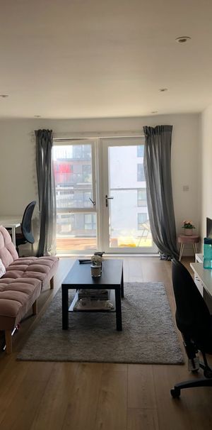 1 Bed Flat, Centenary Plaza, SO19 - Photo 1