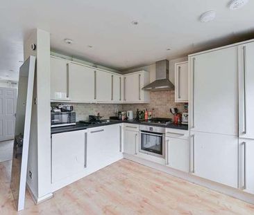 St Hughes Close, Tooting Bec, SW17 - Photo 5