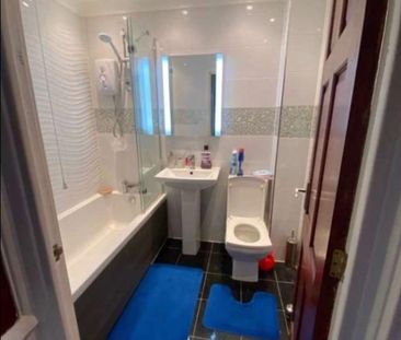 Chafford Walk, Rainham, RM13 - Photo 4