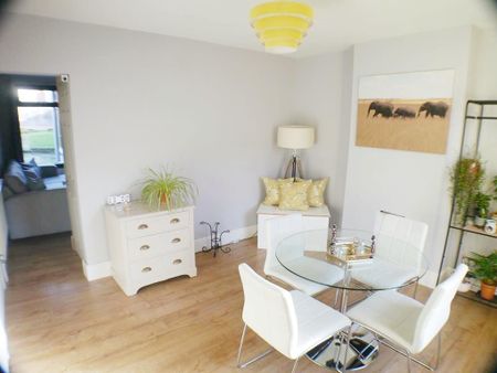 2 bedroom terraced house to rent - Photo 3
