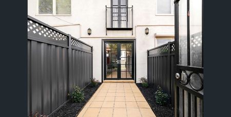 An Exceptional Opportunity - Affordable, Stylish & Spacious Ground-Floor Living! - Photo 5