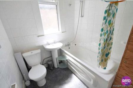 2 bedroom property to rent in Southend On Sea - Photo 5